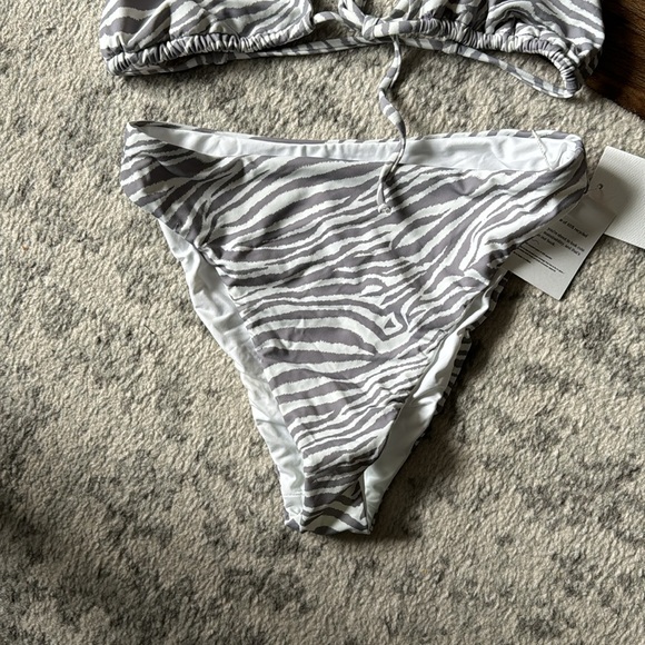 NWT Dippin’ Daisy’s Bikini - Picture 4 of 6